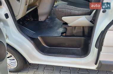Минивэн Opel Vivaro 2006 в 