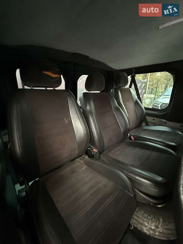 Минивэн Opel Vivaro 2011 в Сумах