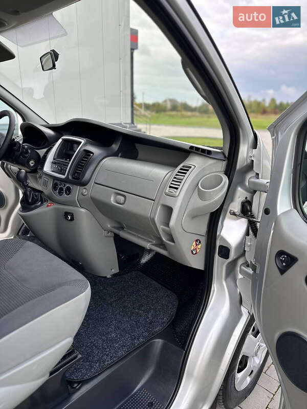 Минивэн Opel Vivaro 2014 в Ровно фото 17 Минивэн Opel Vivaro 2014 в Ровно