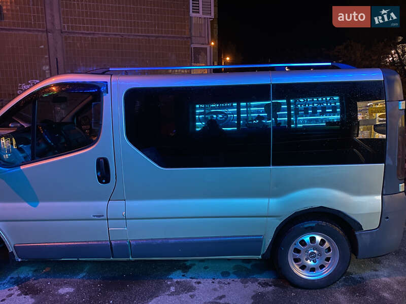 Минивэн Opel Vivaro 2005 в Киеве