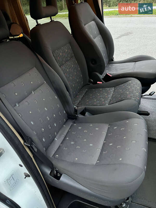 Минивэн Opel Vivaro 2010 в Бережанах