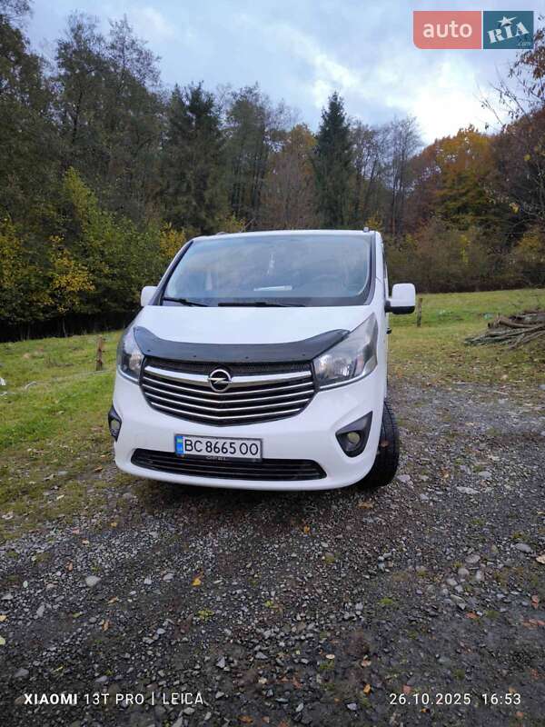 Минивэн Opel Vivaro 2017 в Ивано-Франковске