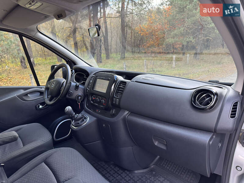 Минивэн Opel Vivaro 2016 в Киеве фото 18 Минивэн Opel Vivaro 2016 в Киеве