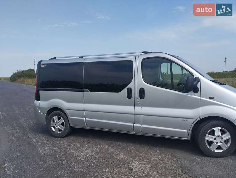 Минивэн Opel Vivaro 2010 в Бучаче