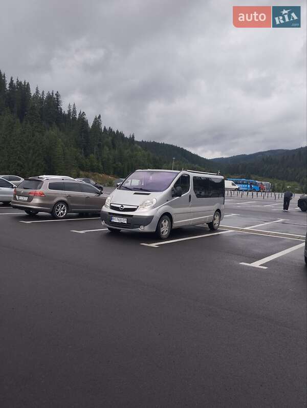 Минивэн Opel Vivaro 2010 в Бучаче