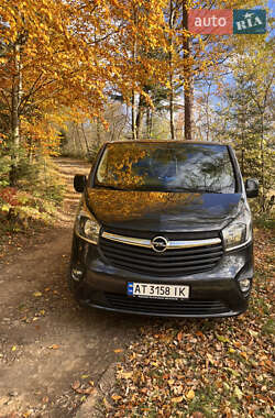 Мінівен Opel Vivaro 2015 в Надвірній