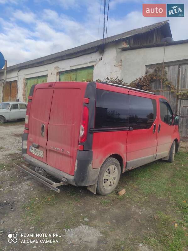 Мінівен Opel Vivaro 2002 в Віньківцях
