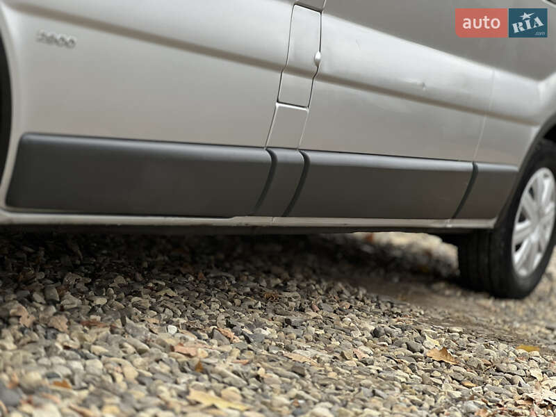 Минивэн Opel Vivaro 2006 в Черновцах