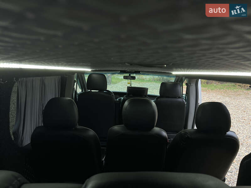 Минивэн Opel Vivaro 2006 в Черновцах