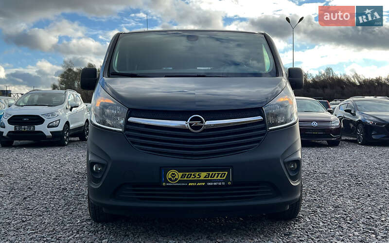 Мінівен Opel Vivaro 2015 в Львові