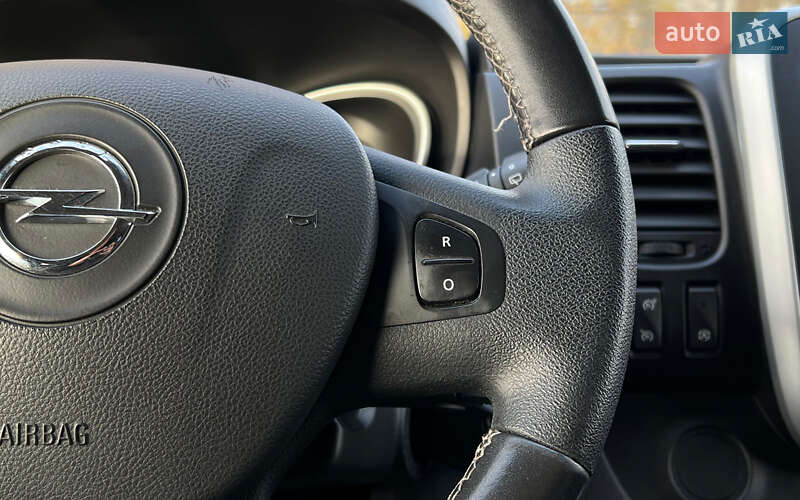 Мінівен Opel Vivaro 2015 в Львові