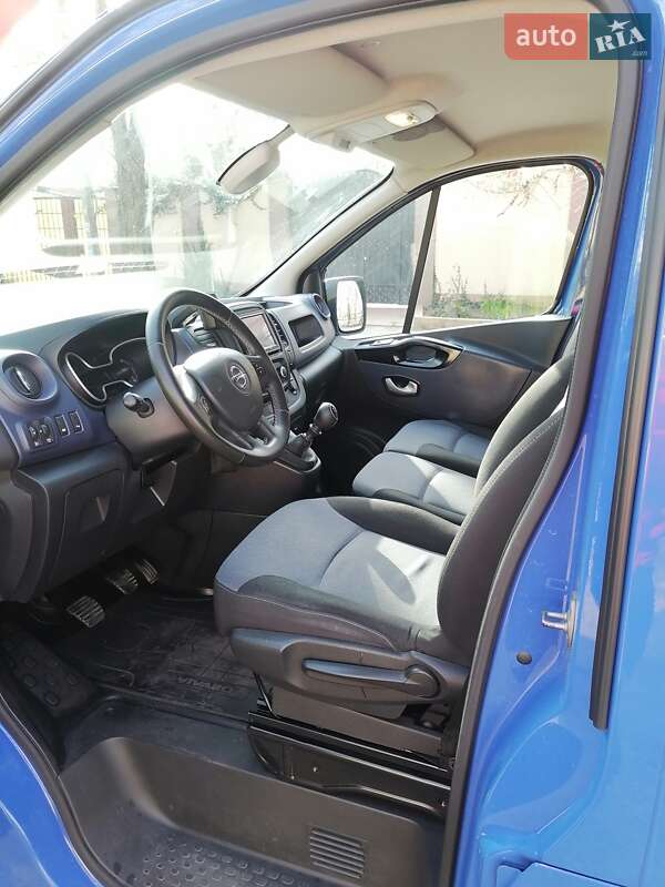 Вантажний фургон Opel Vivaro 2014 в Одесі