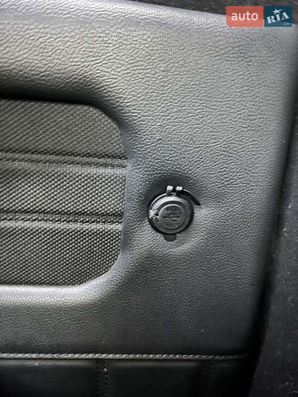 Минивэн Opel Vivaro 2017 в Киеве фото 10 Минивэн Opel Vivaro 2017 в Киеве