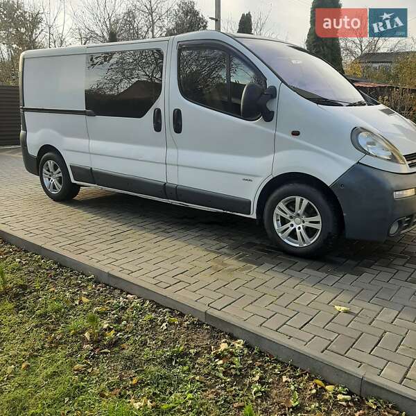 Грузовой фургон Opel Vivaro 2002 в Луцке