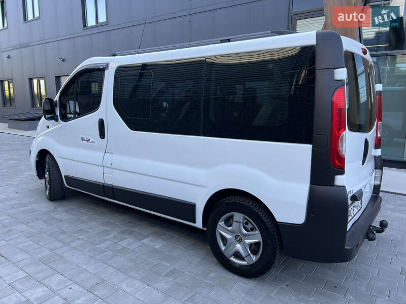 Минивэн Opel Vivaro 2011 в Луцке фото 3 Минивэн Opel Vivaro 2011 в Луцке