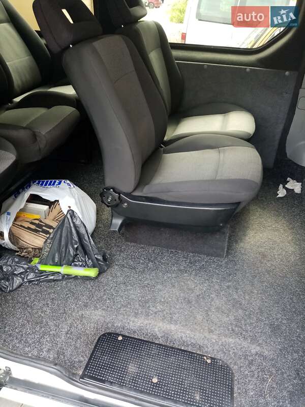 Минивэн Opel Vivaro 2003 в Ивано-Франковске