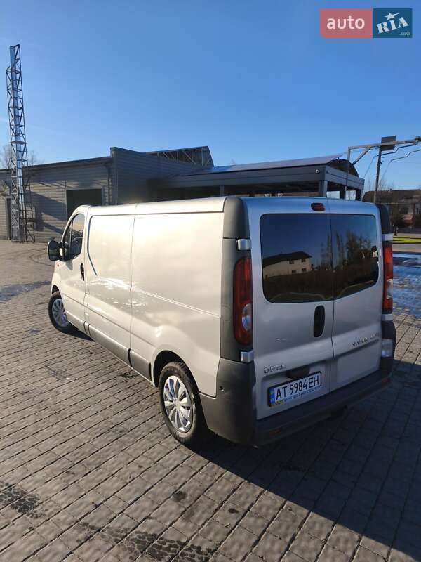 Грузовой фургон Opel Vivaro 2010 в Ивано-Франковске