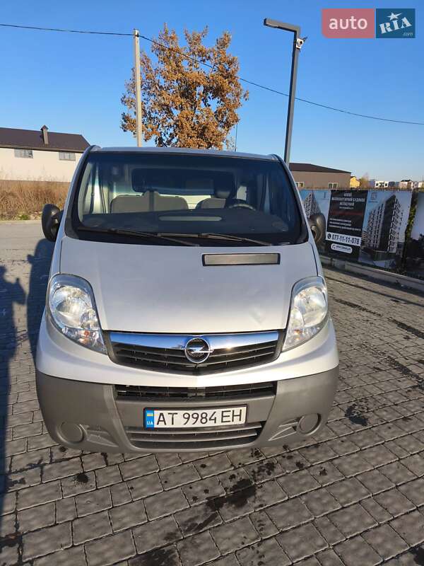 Грузовой фургон Opel Vivaro 2010 в Ивано-Франковске