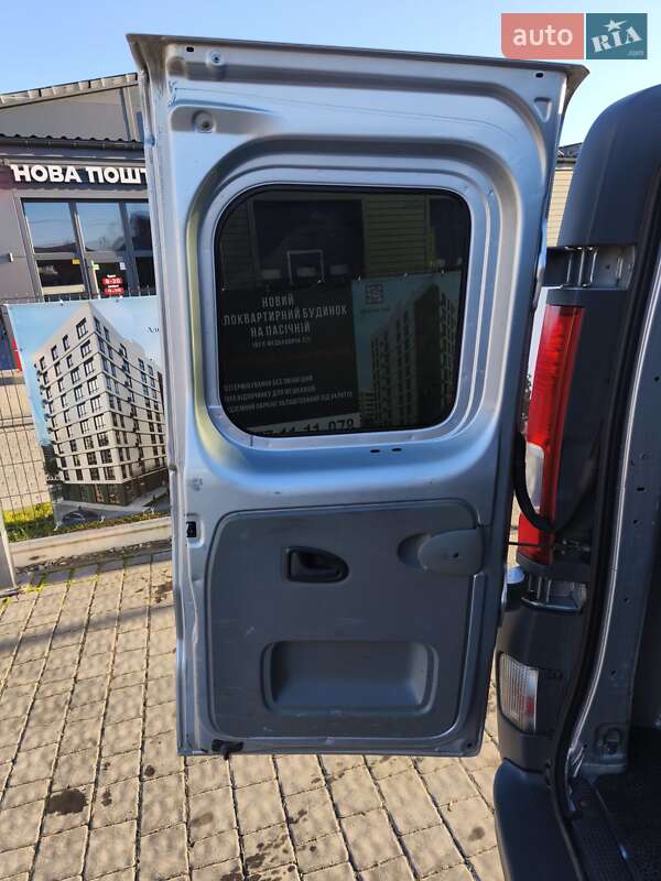 Грузовой фургон Opel Vivaro 2010 в Ивано-Франковске