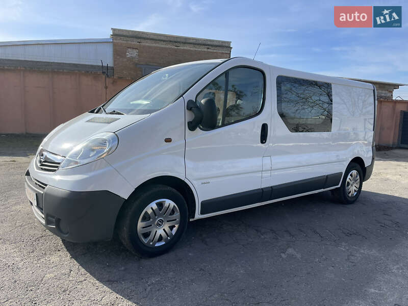 Минивэн Opel Vivaro 2012 в Дубно