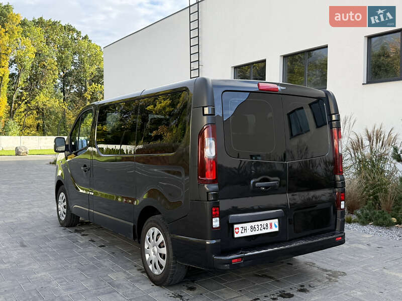 Минивэн Opel Vivaro 2015 в Луцке
