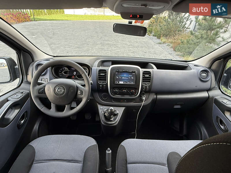 Минивэн Opel Vivaro 2015 в Луцке