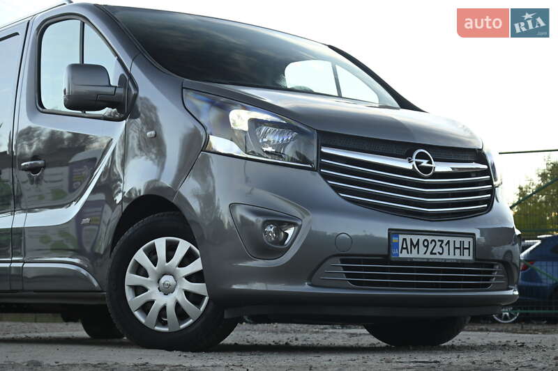 Грузовой фургон Opel Vivaro 2015 в Бердичеве
