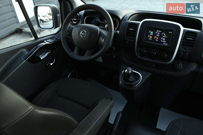 Грузовой фургон Opel Vivaro 2015 в Бердичеве