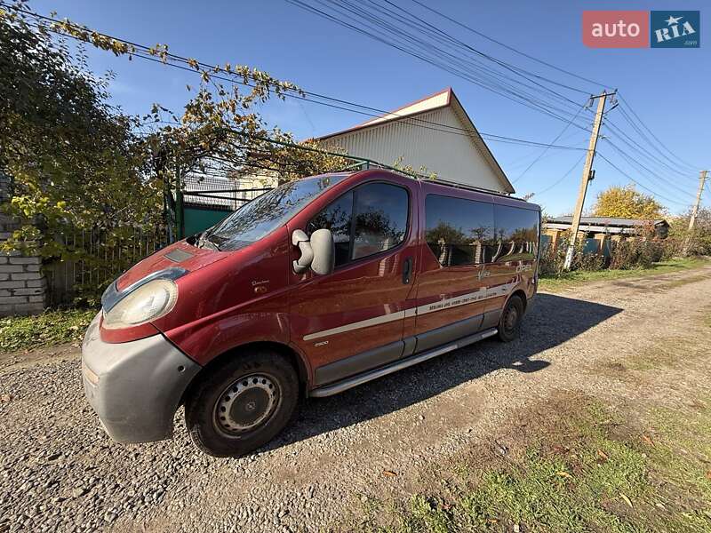 Минивэн Opel Vivaro 2006 в Новом Буге