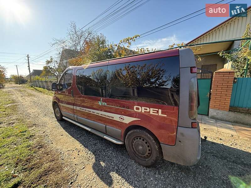 Минивэн Opel Vivaro 2006 в Новом Буге