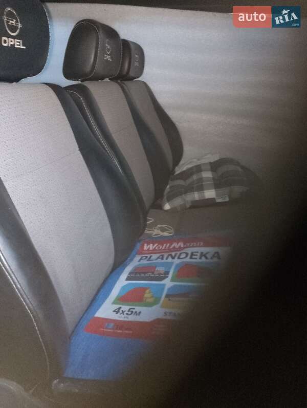 Минивэн Opel Vivaro 2005 в Марганце фото 2 Минивэн Opel Vivaro 2005 в Марганце