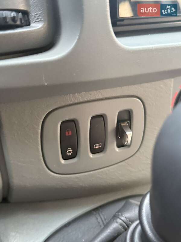 Минивэн Opel Vivaro 2010 в Черновцах