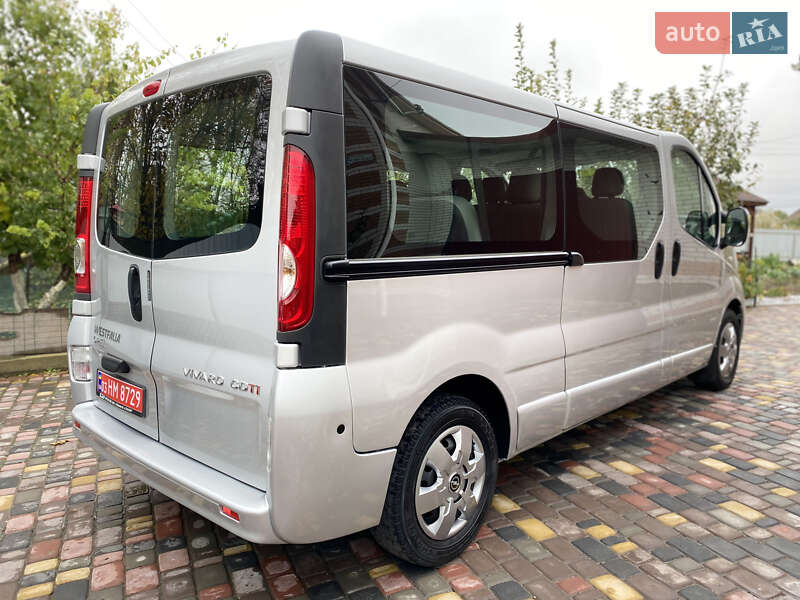 Минивэн Opel Vivaro 2013 в Казатине
