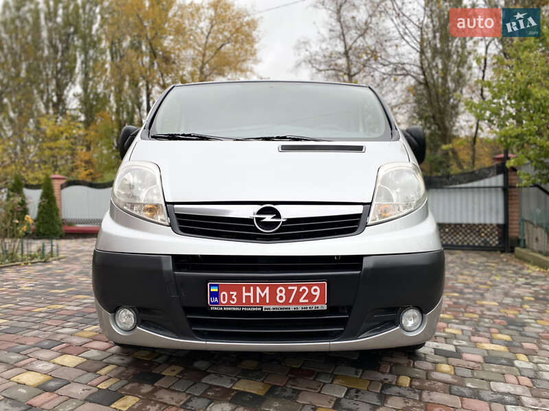 Минивэн Opel Vivaro 2013 в Казатине