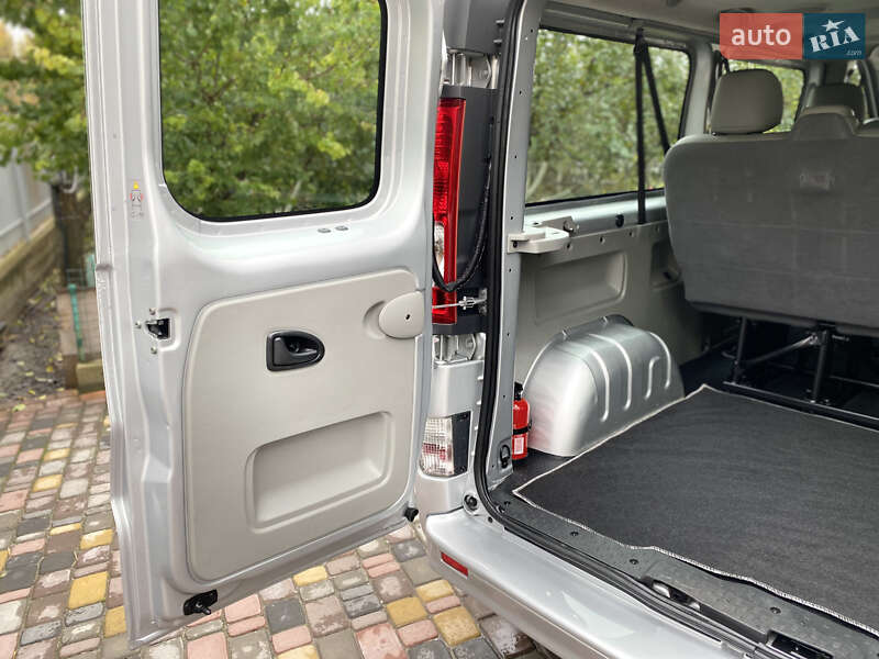 Минивэн Opel Vivaro 2013 в Казатине