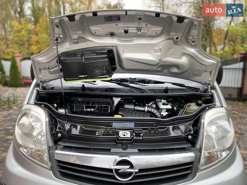 Минивэн Opel Vivaro 2013 в Казатине