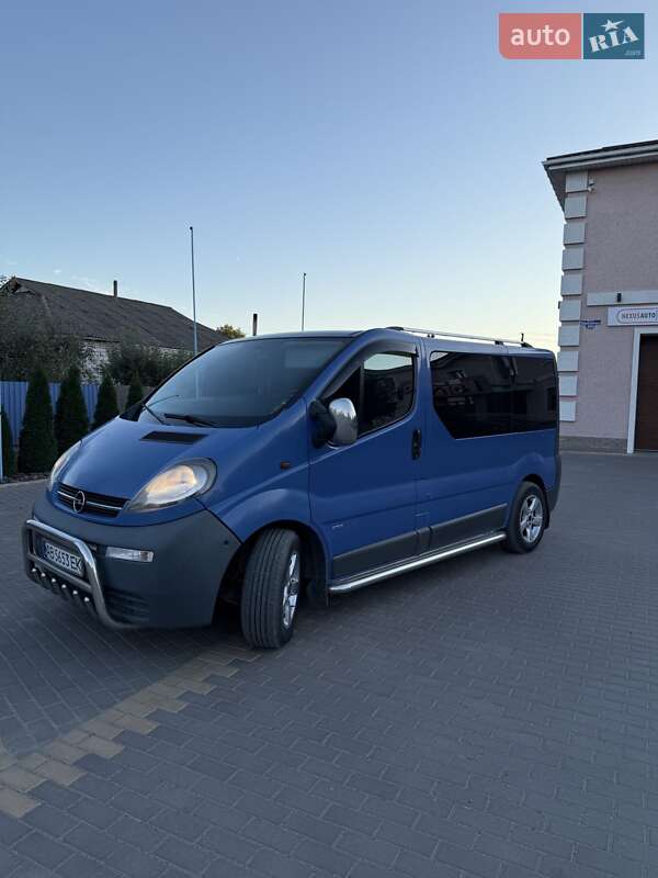 Opel Vivaro 2003