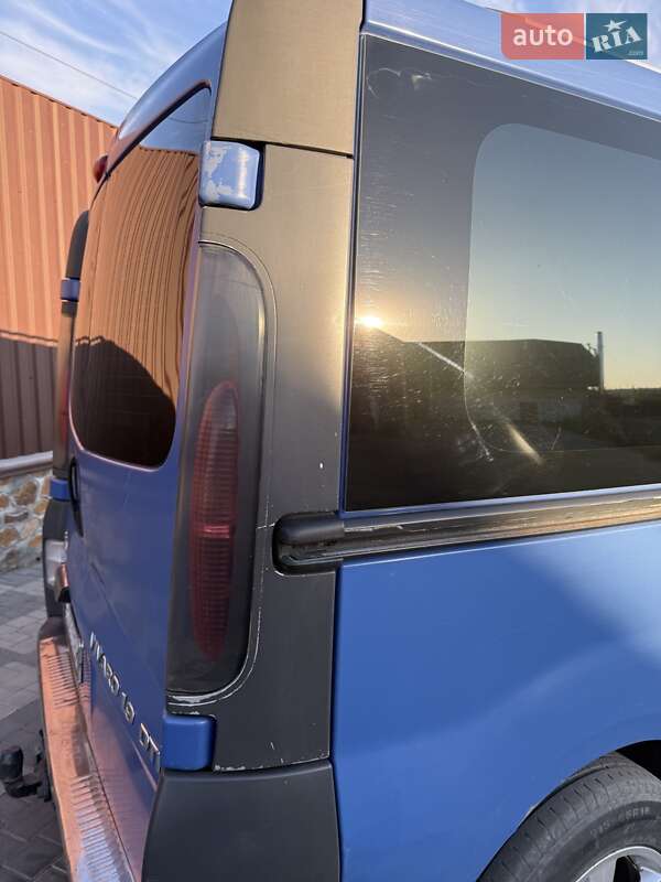 Минивэн Opel Vivaro 2003 в Бершади