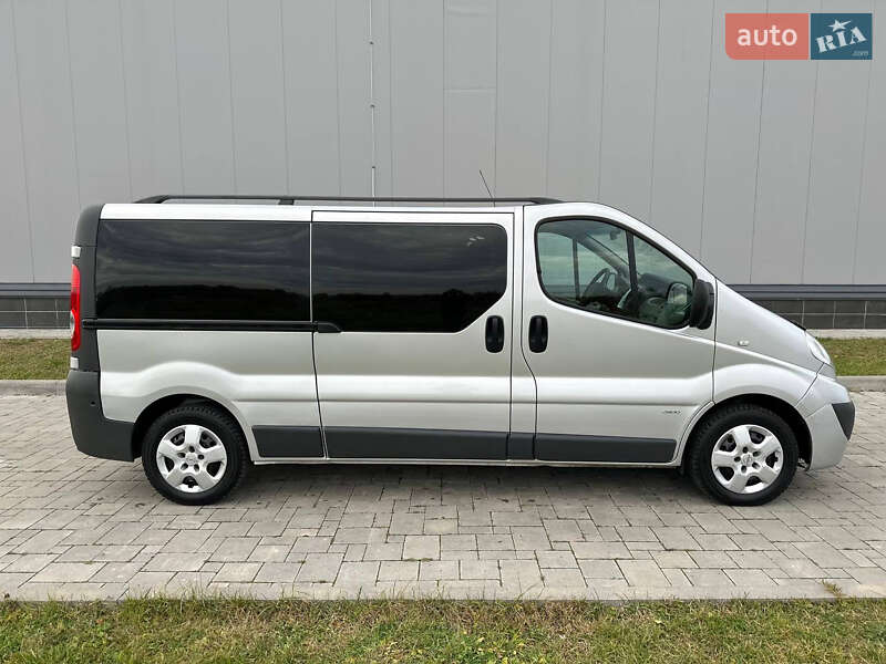 Минивэн Opel Vivaro 2014 в Ровно