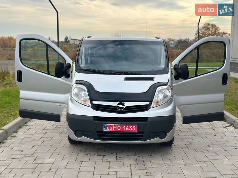 Минивэн Opel Vivaro 2014 в Ровно