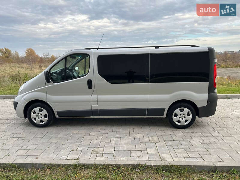 Минивэн Opel Vivaro 2014 в Ровно