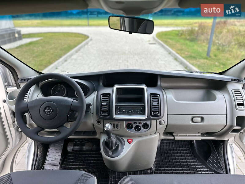 Минивэн Opel Vivaro 2014 в Ровно