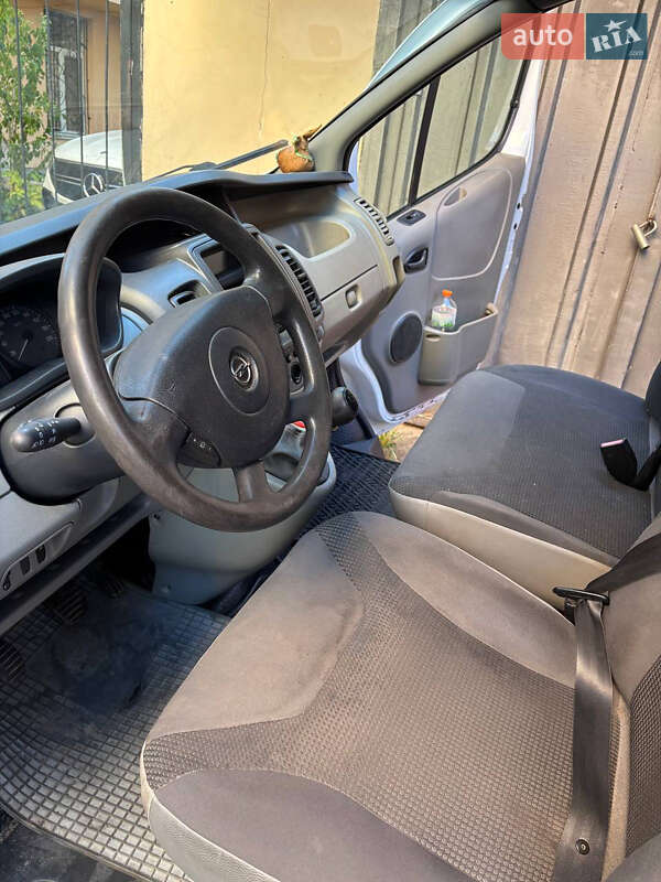 Мінівен Opel Vivaro 2011 в Львові фото 2 Мінівен Opel Vivaro 2011 в Львові