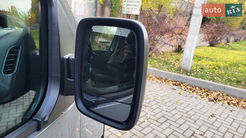 Минивэн Opel Vivaro 2016 в Киеве фото 43 Минивэн Opel Vivaro 2016 в Киеве