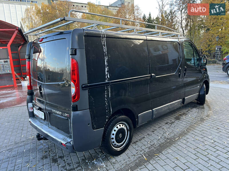 Грузовой фургон Opel Vivaro 2012 в Радивилове