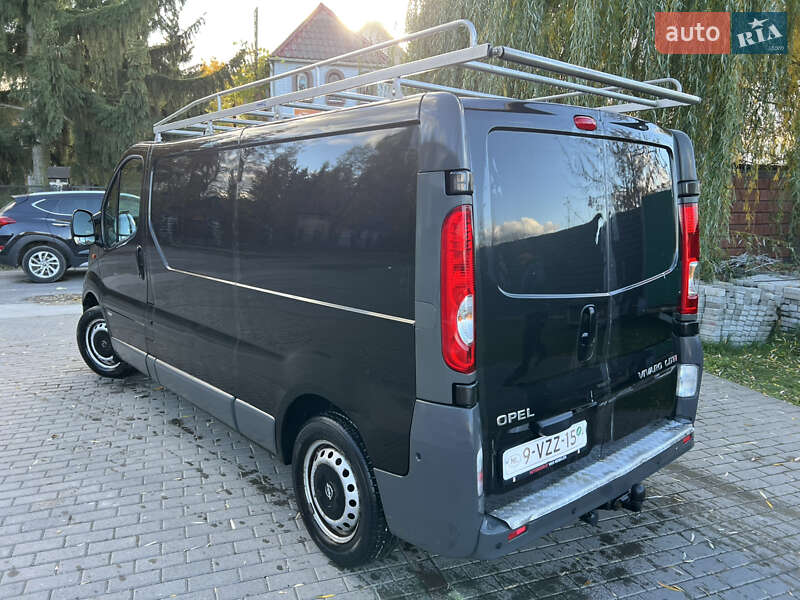Грузовой фургон Opel Vivaro 2012 в Радивилове