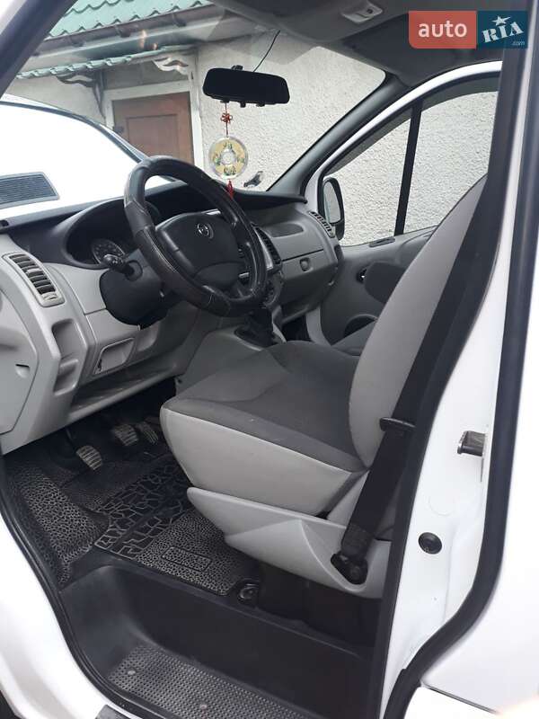 Вантажний фургон Opel Vivaro 2012 в Захарівці