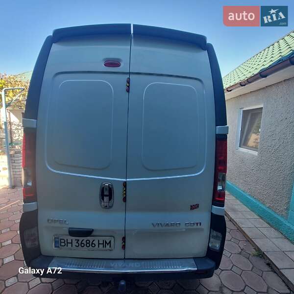 Вантажний фургон Opel Vivaro 2012 в Захарівці