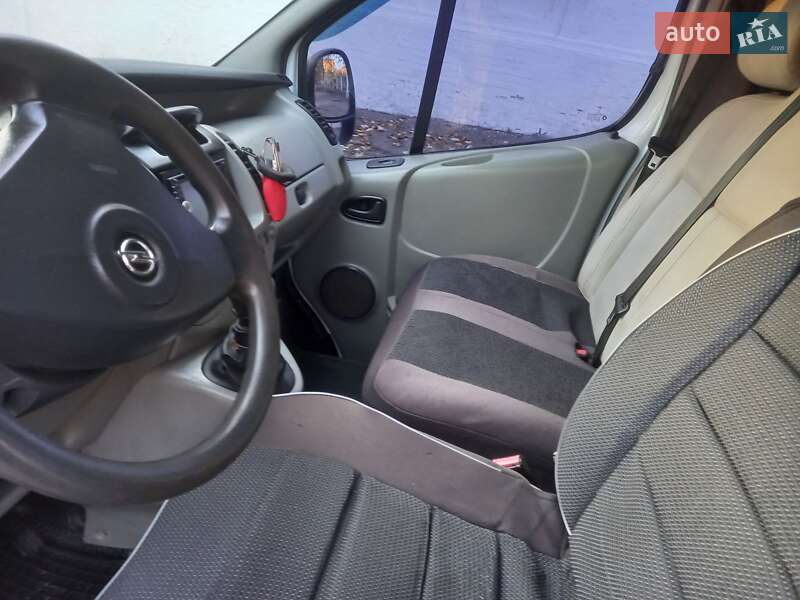 Минивэн Opel Vivaro 2006 в Кропивницком