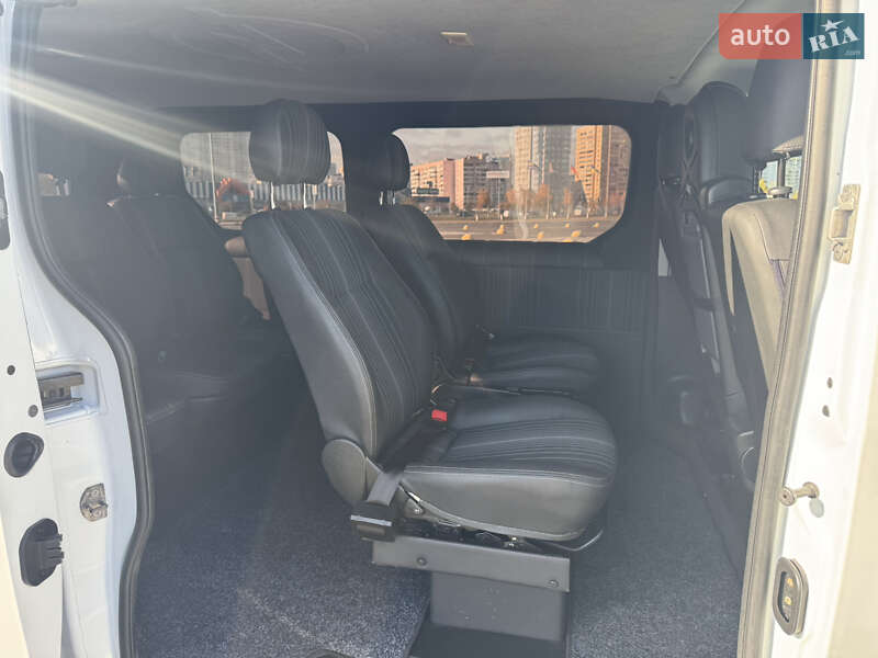 Мінівен Opel Vivaro 2017 в Києві